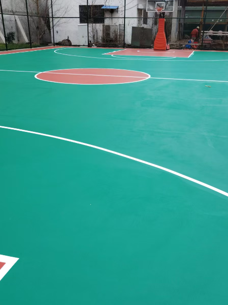 德昌 球场长期使用易出现地面开裂